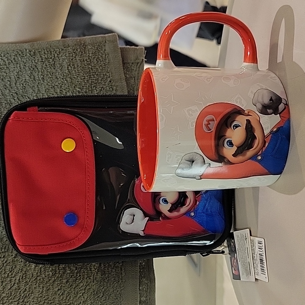 Super Mario Bros Mug and Pouch Set